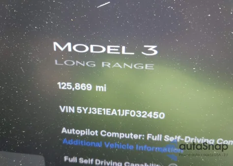 2018 Tesla Model 3 Long Range/Mid Range z USA, uszkodzony, nr VIN 5YJ3E1EA1JF032450